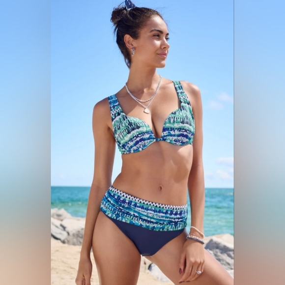 VENUS Over-the-Shoulder Marilyn Padded Bikini Top, size 32D/34C/36B - Picture 3 of 15